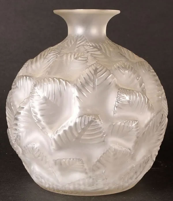 R. Lalique Ormeaux Vase