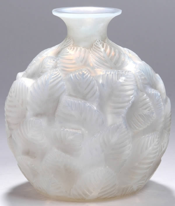 R. Lalique Ormeaux Vase