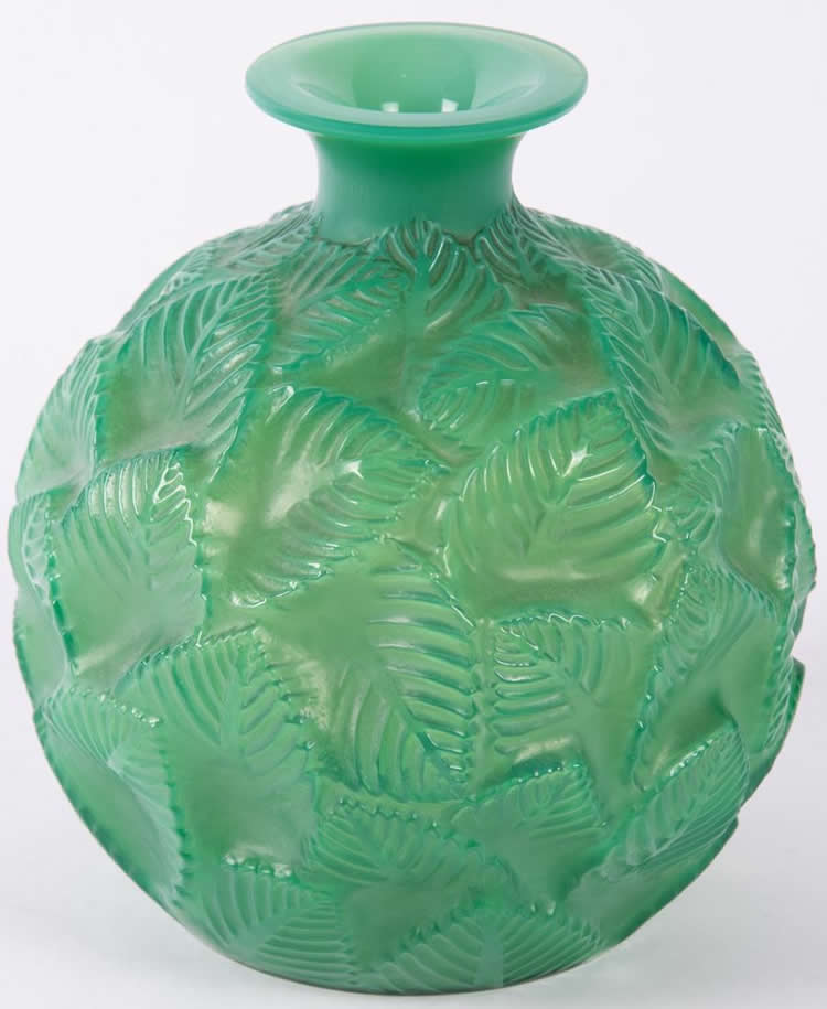 R. Lalique Ormeaux Vase