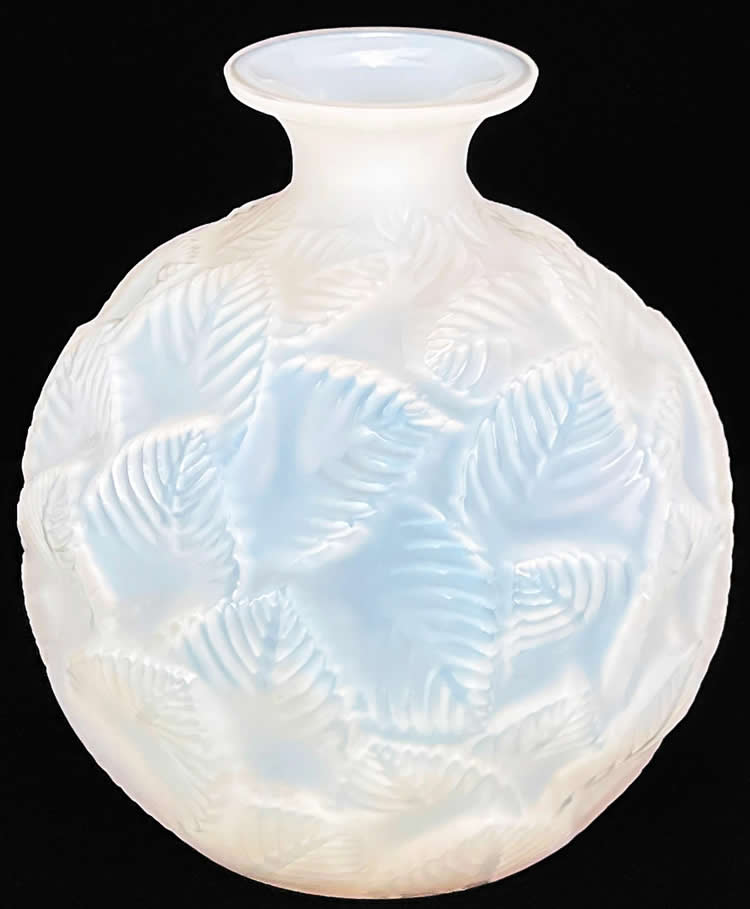 R. Lalique Ormeaux Vase