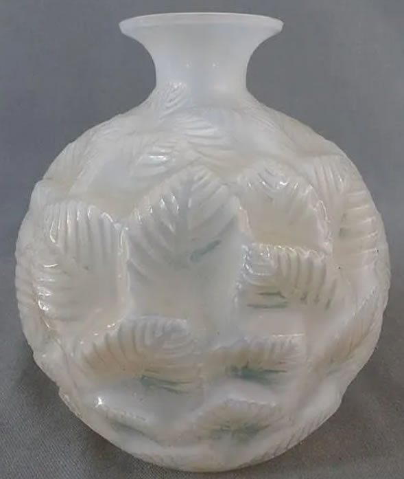 R. Lalique Ormeaux Vase