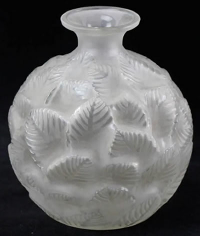 R. Lalique Ormeaux Vase