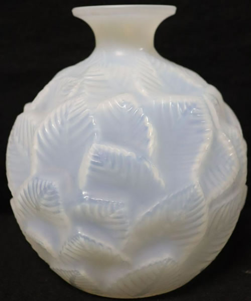 R. Lalique Ormeaux Vase