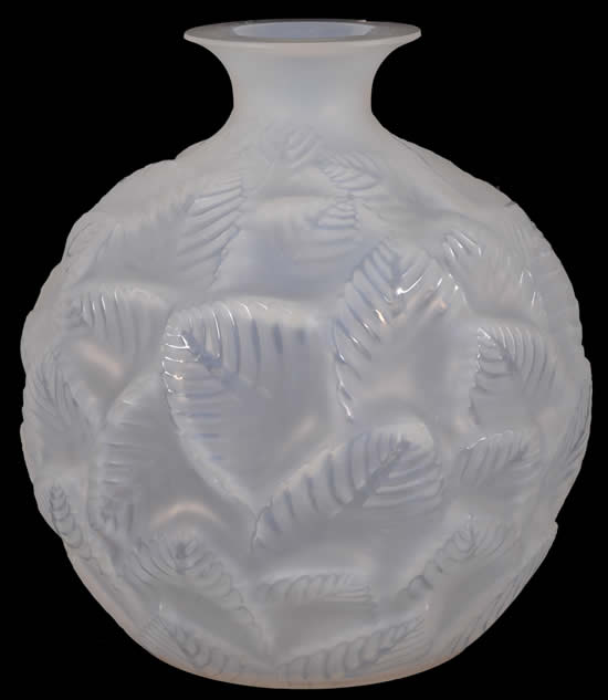R. Lalique Ormeaux Vase