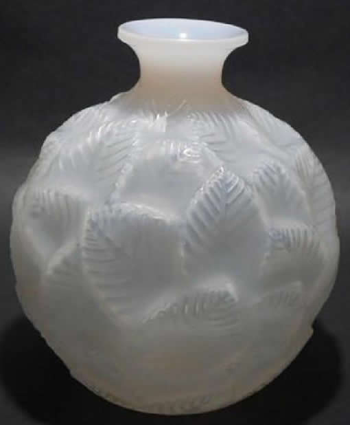 R. Lalique Ormeaux Vase