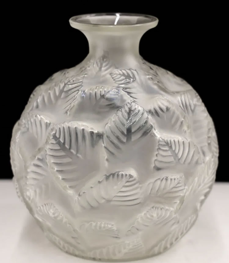 R. Lalique Ormeaux Vase