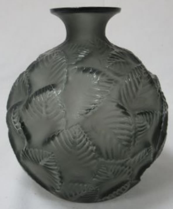 R. Lalique Ormeaux Vase