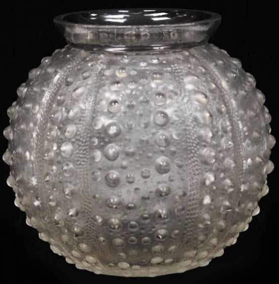 R. Lalique Oursin Vase