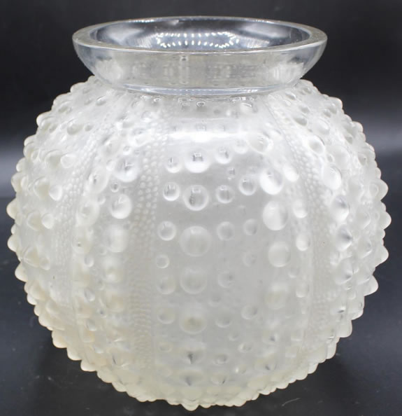R. Lalique Oursin Vase