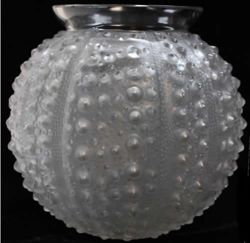 R. Lalique Oursin Vase