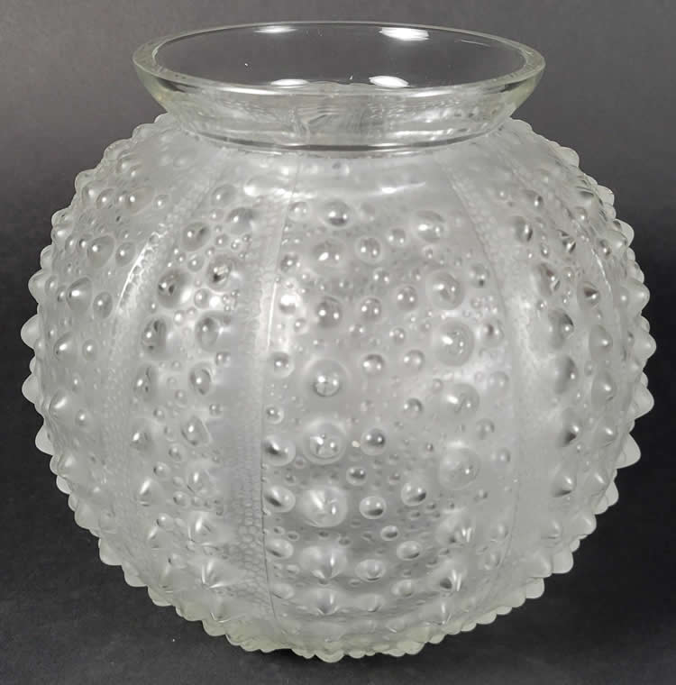 R. Lalique Oursin Vase