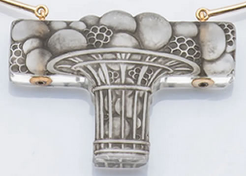 R. Lalique Panier De Fruits Pendant