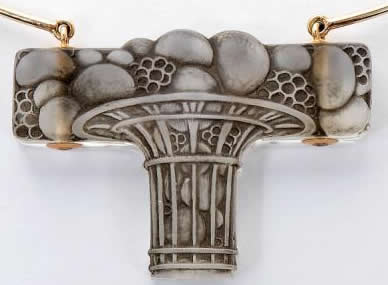 R. Lalique Panier De Fruits Pendant