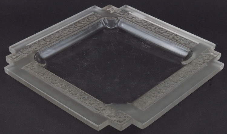 R. Lalique Paquerettes-2 Plate