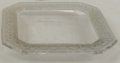Rene Lalique Paquerettes Plate 