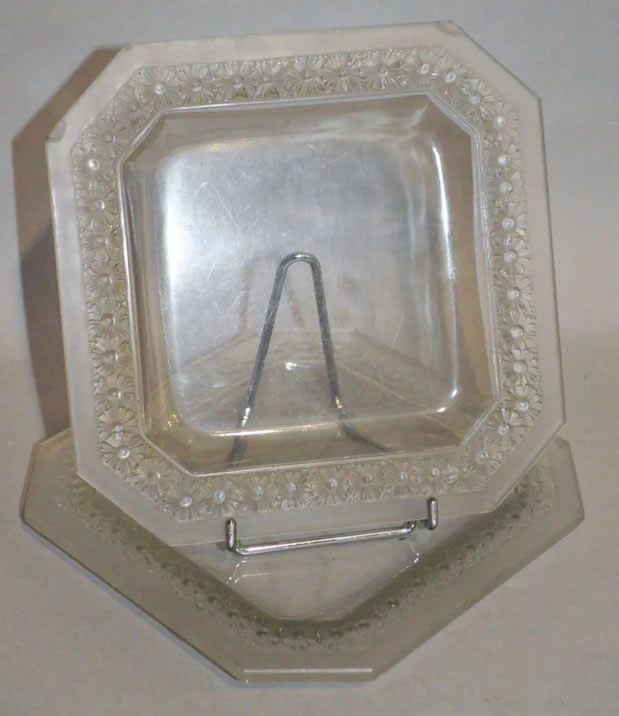 R. Lalique Paquerettes Plate