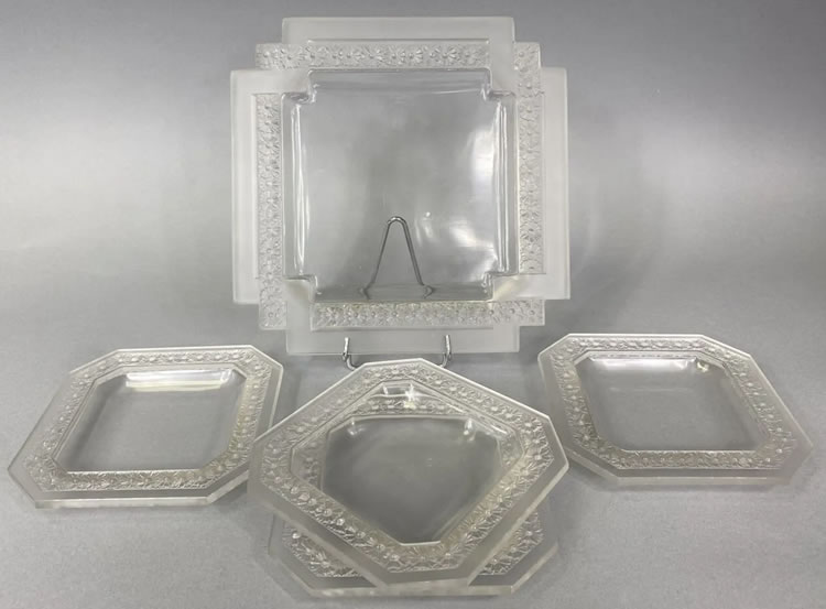 R. Lalique Paquerettes Tableware