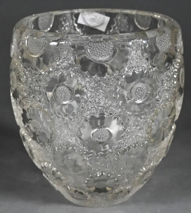 R. Lalique Paquerettes Vase
