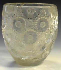 R. Lalique Paquerettes Vase