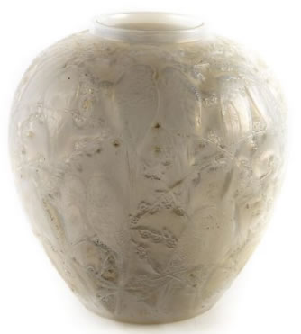 R. Lalique Perruches Vase