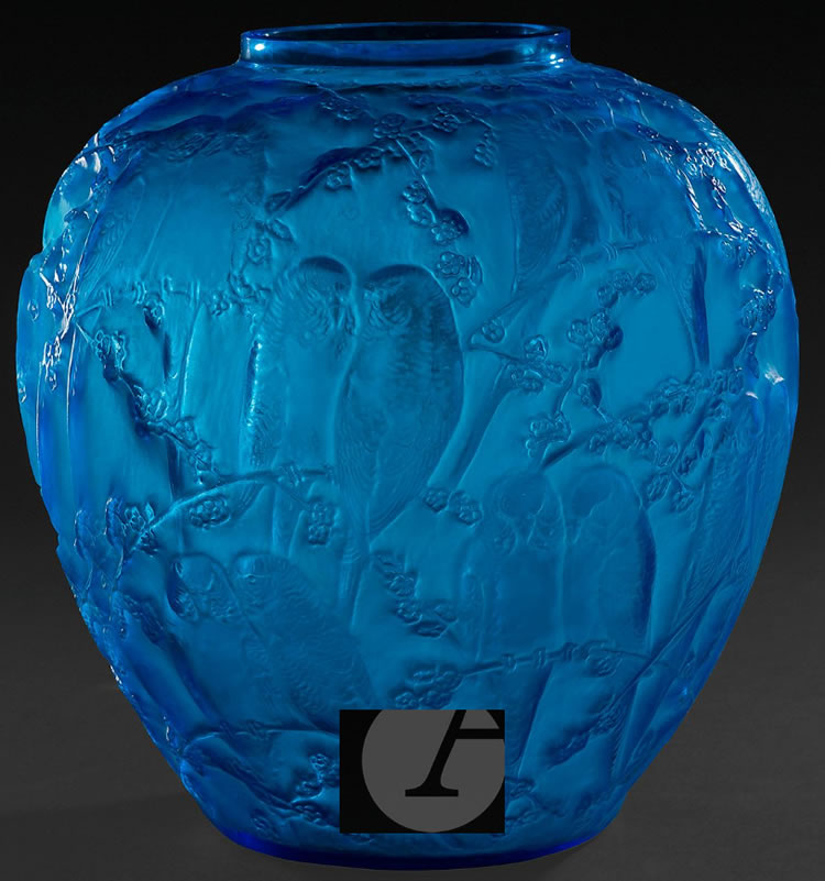 R. Lalique Perruches Vase