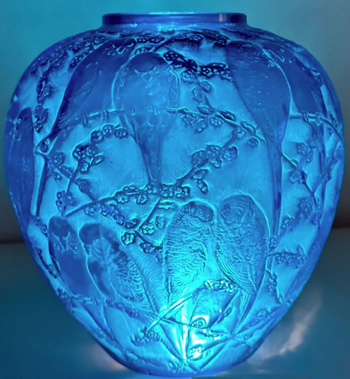 R. Lalique Perruches Vase