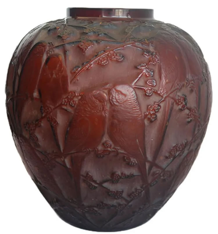 R. Lalique Perruches Vase