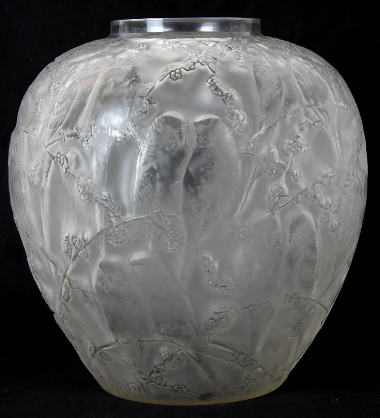 R. Lalique Perruches Vase