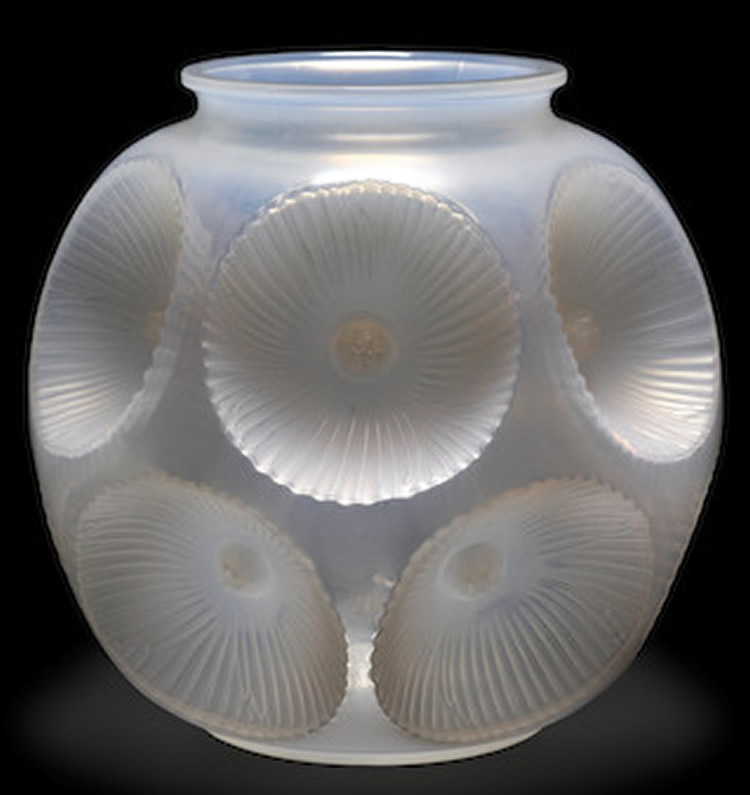 R. Lalique Picardie Vase