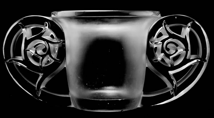 R. Lalique Pierrefonds Vase