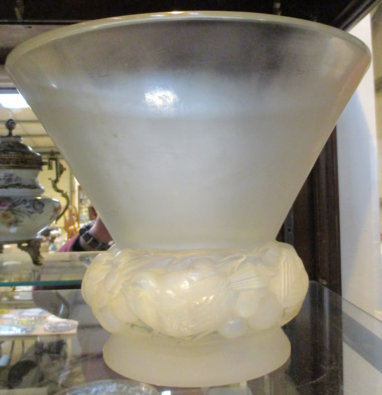 R. Lalique Pinsons Vase