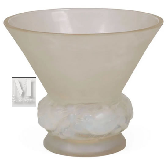 R. Lalique Pinsons Vase