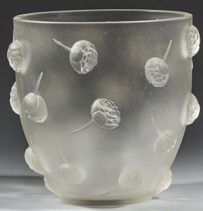 R. Lalique Pivoines Vase