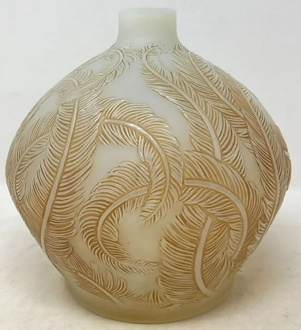 R. Lalique Plumes Vase