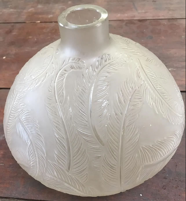 R. Lalique Plumes Vase