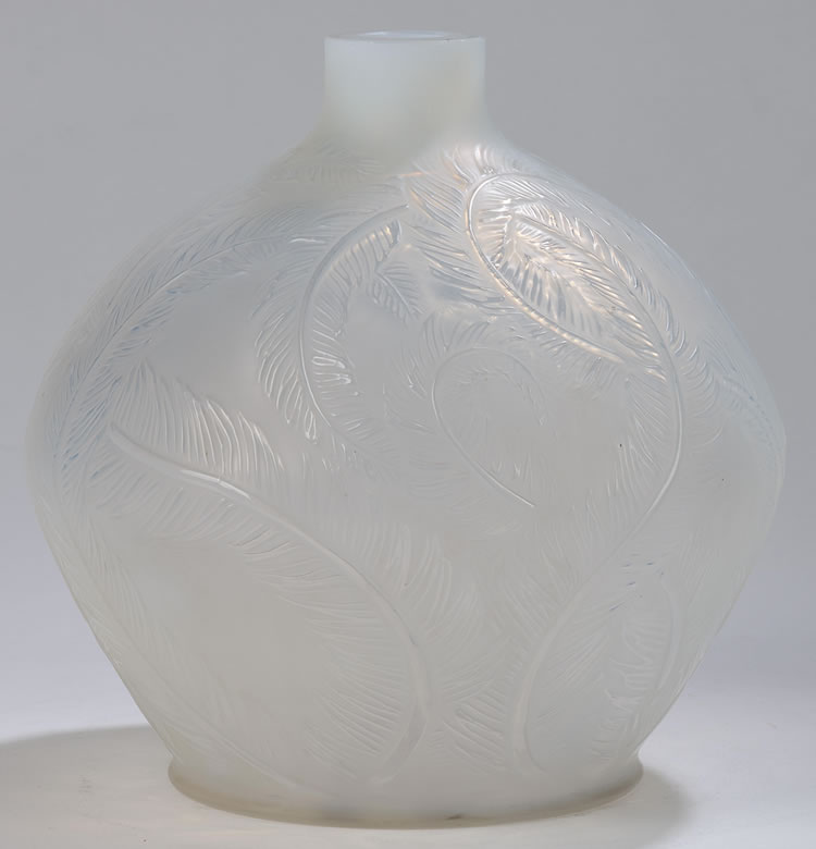 R. Lalique Plumes Vase