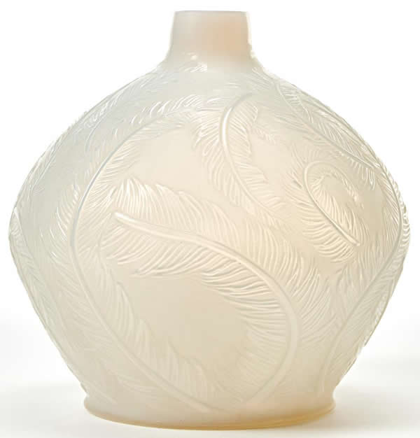 R. Lalique Plumes Vase