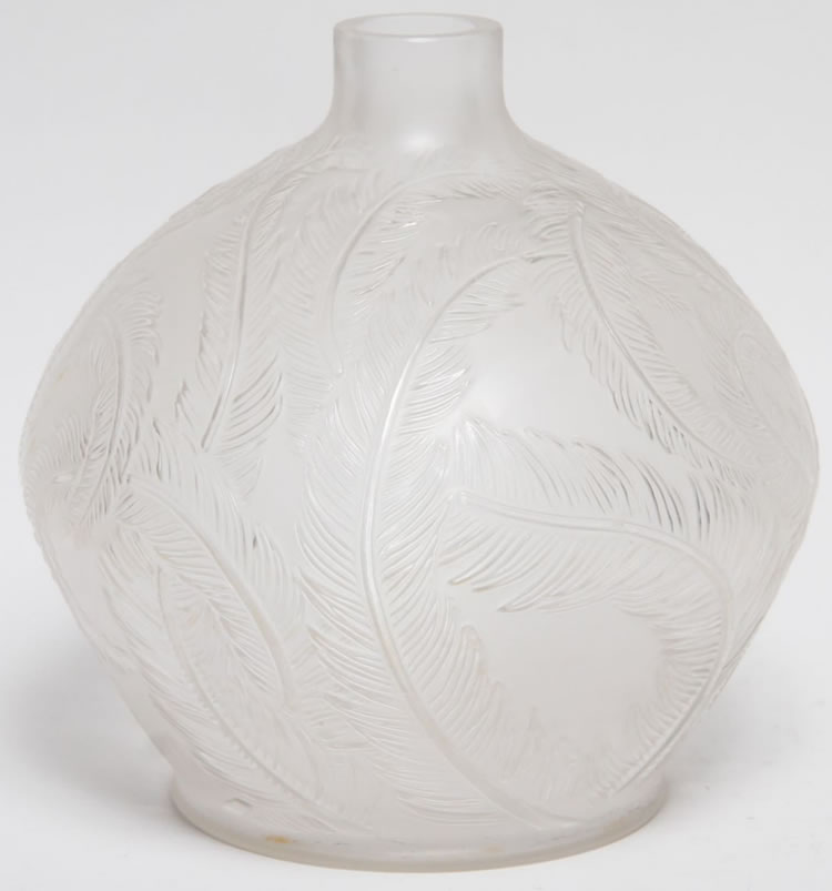 R. Lalique Plumes Vase