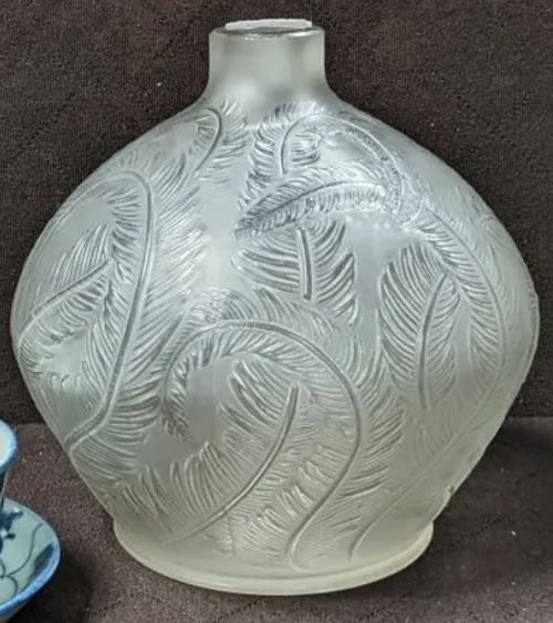 R. Lalique Plumes Vase