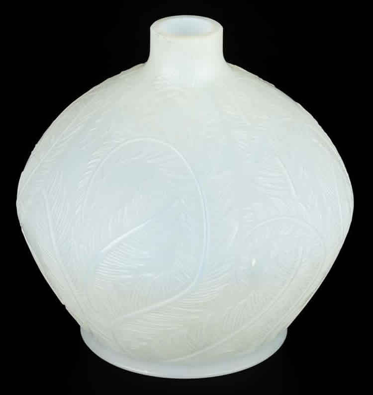 R. Lalique Plumes Vase