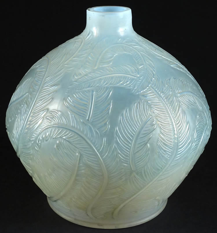 R. Lalique Plumes Vase