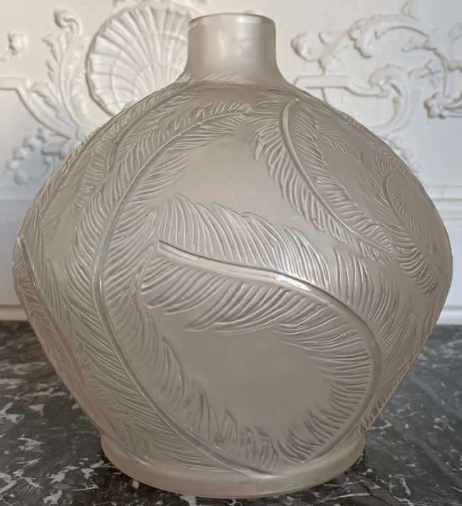 R. Lalique Plumes Vase