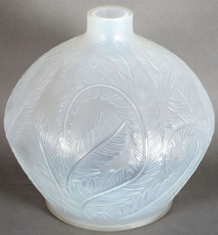 R. Lalique Plumes Vase