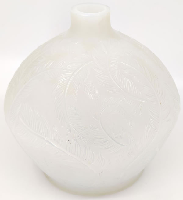 R. Lalique Plumes Vase