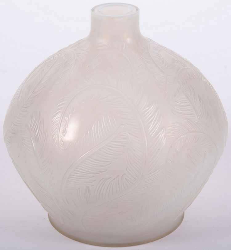 R. Lalique Plumes Vase