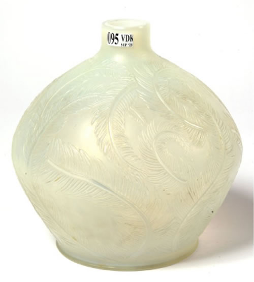 R. Lalique Plumes Vase
