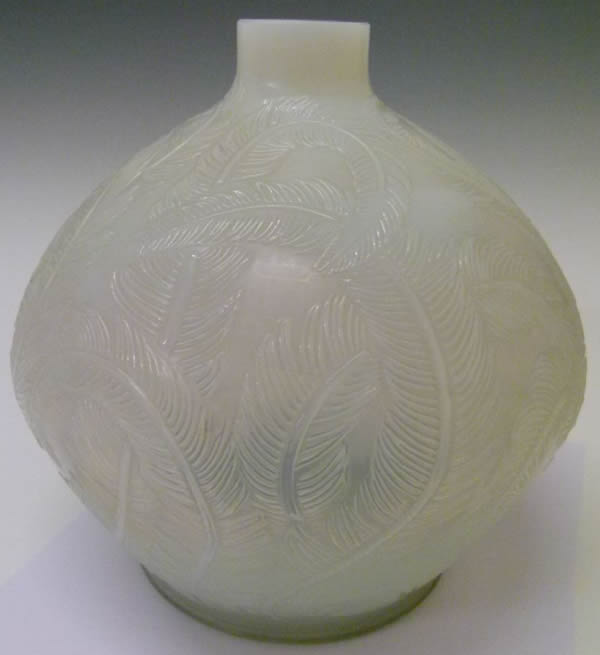 R. Lalique Plumes Vase