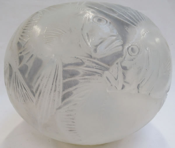 R. Lalique Poissons Vase