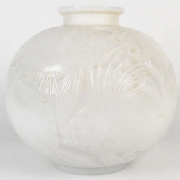 R. Lalique Poissons Vase