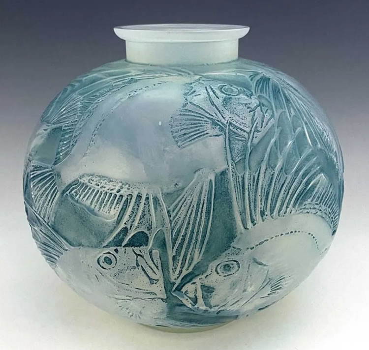 R. Lalique Poissons Vase